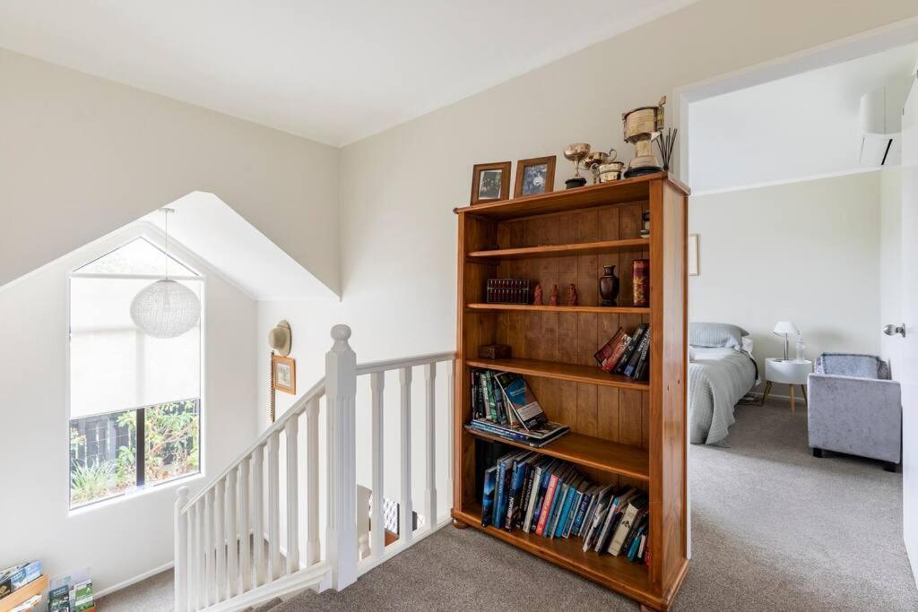 Quiet And Cosy Apartment Waikanae Luaran gambar