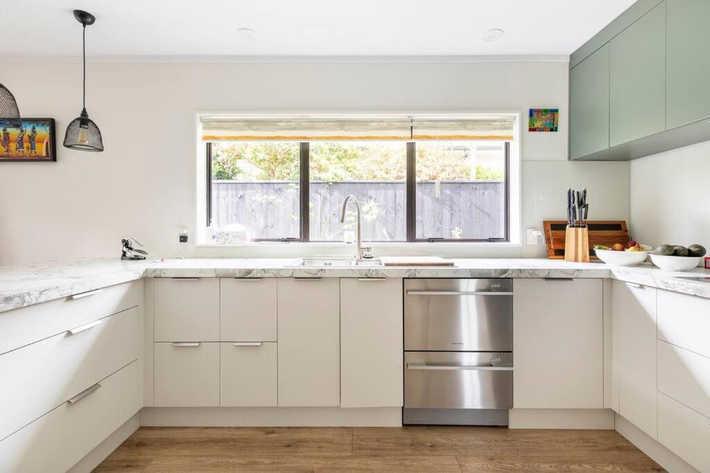 Quiet And Cosy Apartment Waikanae Luaran gambar