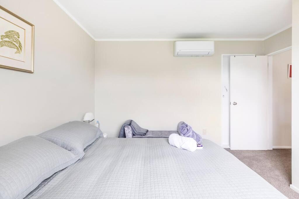 Quiet And Cosy Apartment Waikanae Luaran gambar