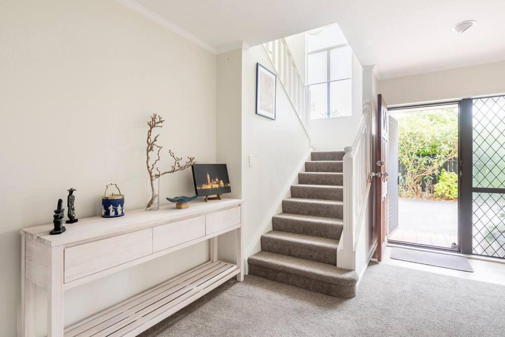 Quiet And Cosy Apartment Waikanae Luaran gambar